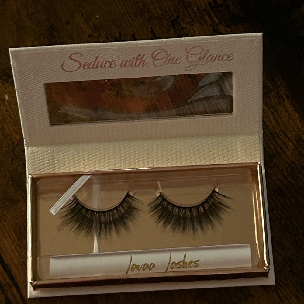 ❤️⭐ Fake (Beautiful) Lashes - Picture 5 of 5